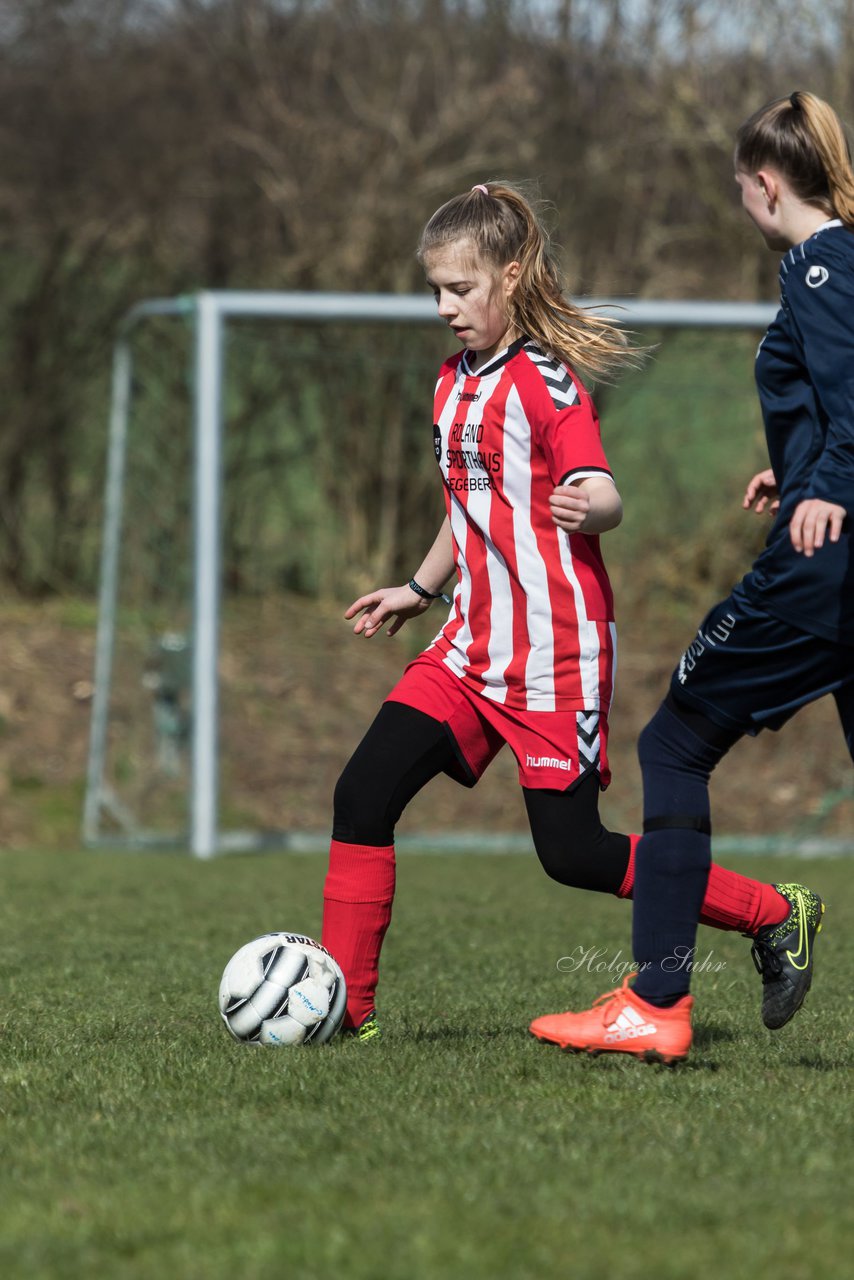 Bild 80 - C-Juniorinnen TSV Zarpen - TuS Tensfeld : Ergebnis: 2:1